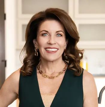 Portrait of Deanna White, REALTOR®